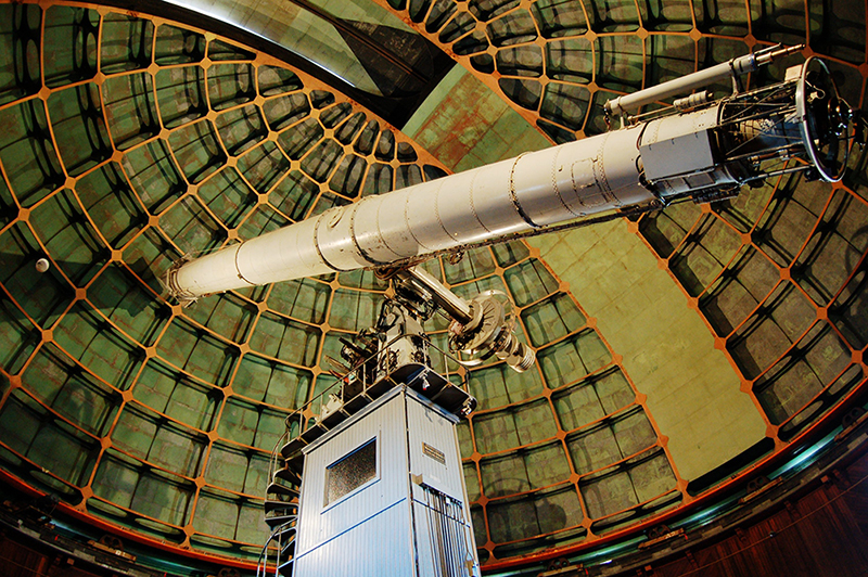 The James Lick Telescope, housed at the Lick Observatory at the summit of Mount Hamilton, was the world’s largest refracting telescope when it started taking data in 1888. credit: Jean-Daniel Pauget